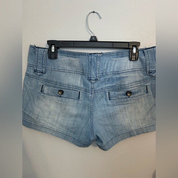 Adorable denim shorts - Picture 7 of 11
